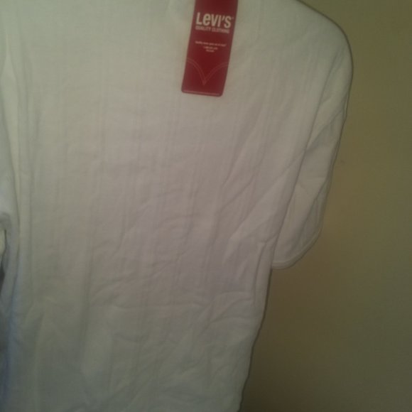 MENS     Levi's white tee - Picture 4 of 8